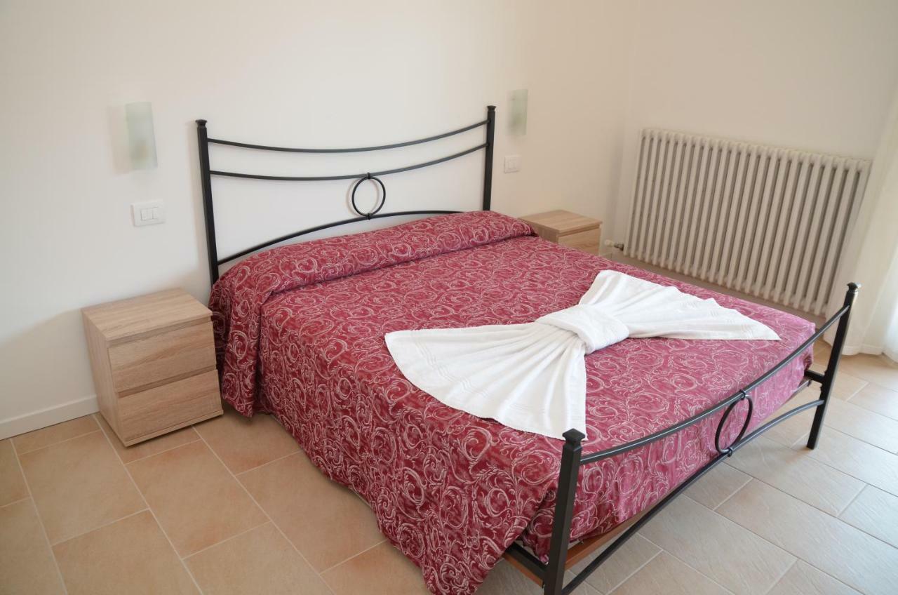 Trilocale Palazzo Garda Apartamento Garda  Exterior foto