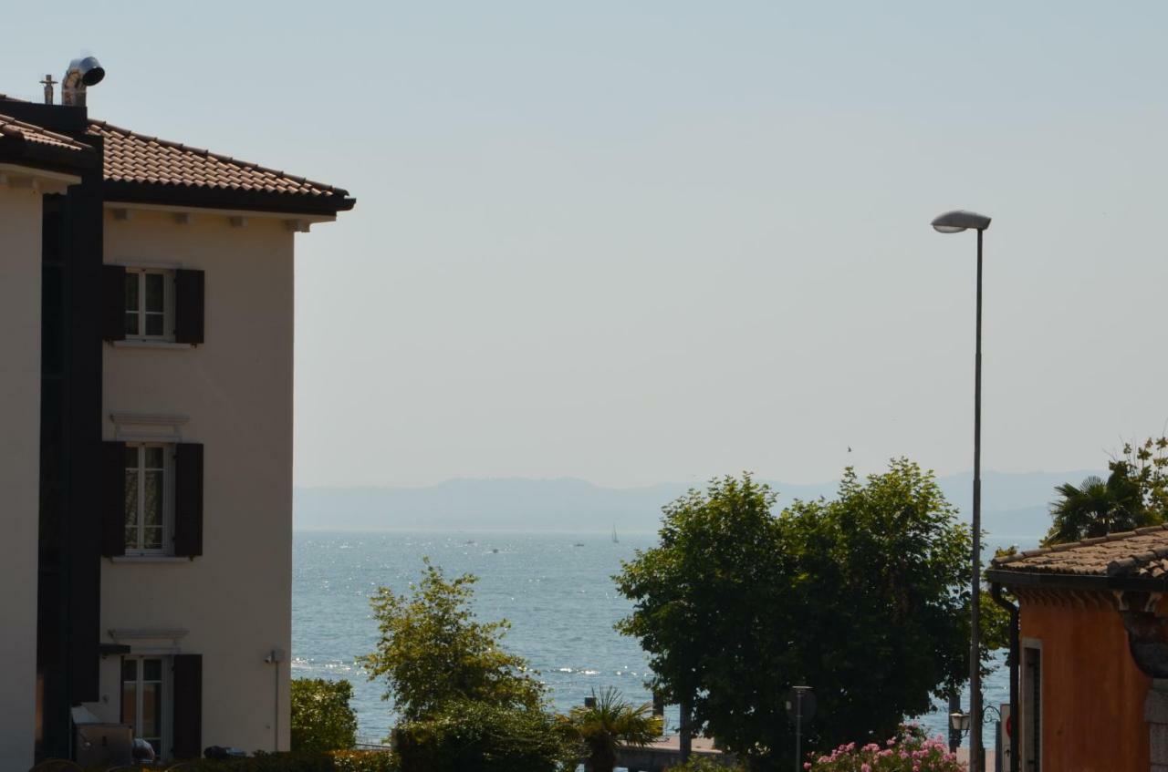 Trilocale Palazzo Garda Apartamento Garda  Exterior foto