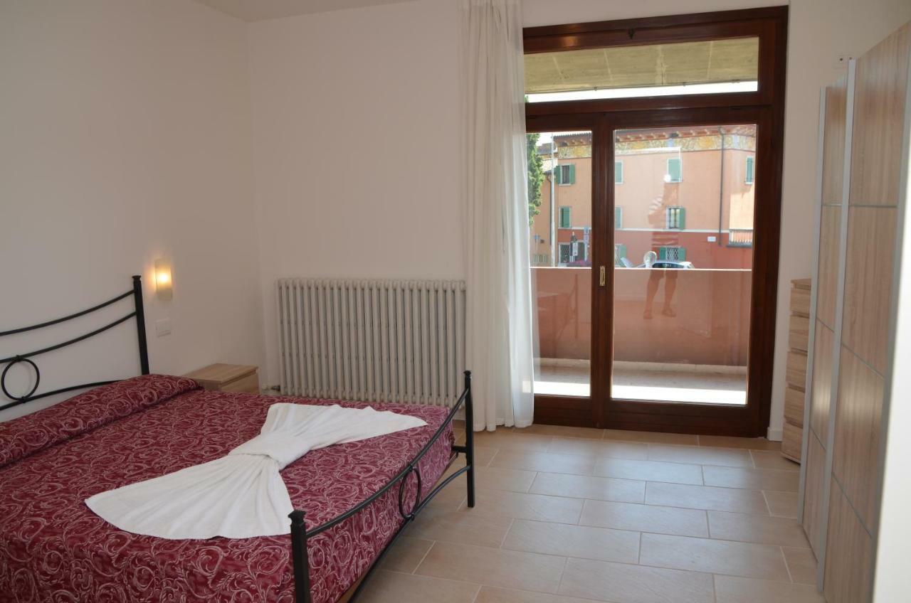 Trilocale Palazzo Garda Apartamento Garda  Exterior foto